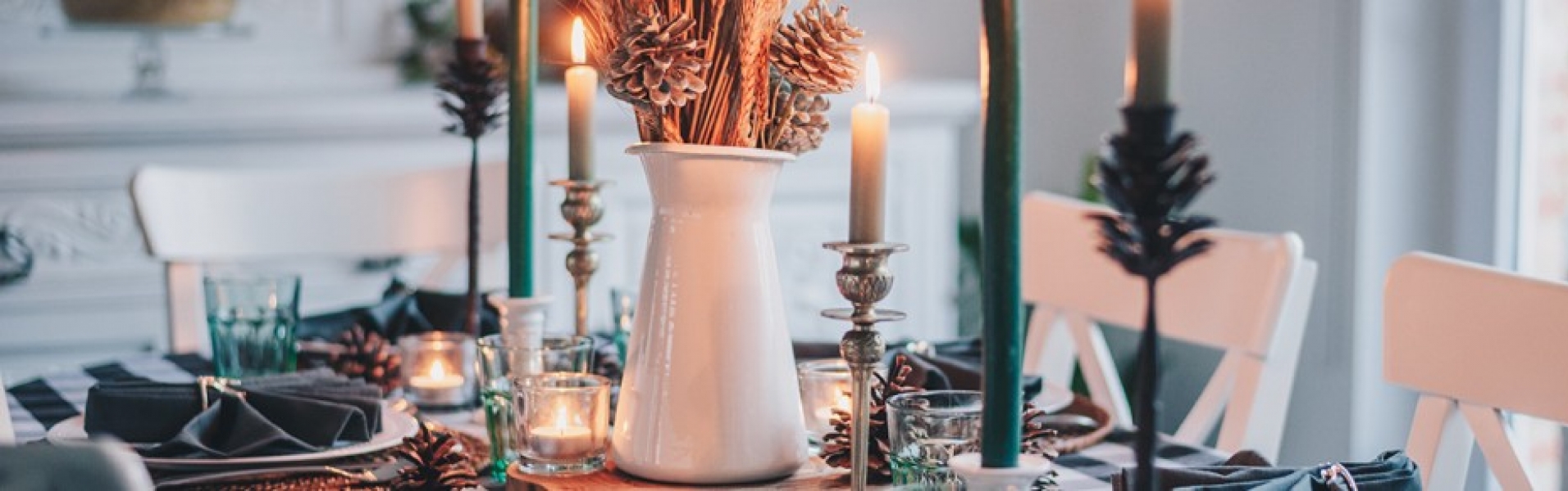 How to set up a beautiful Christmas table?