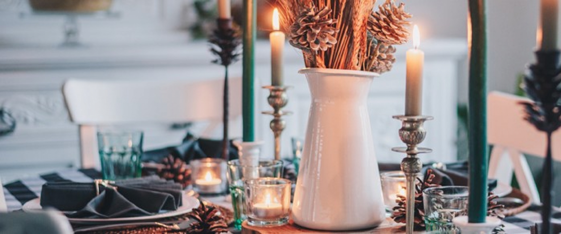 How to set up a beautiful Christmas table?
